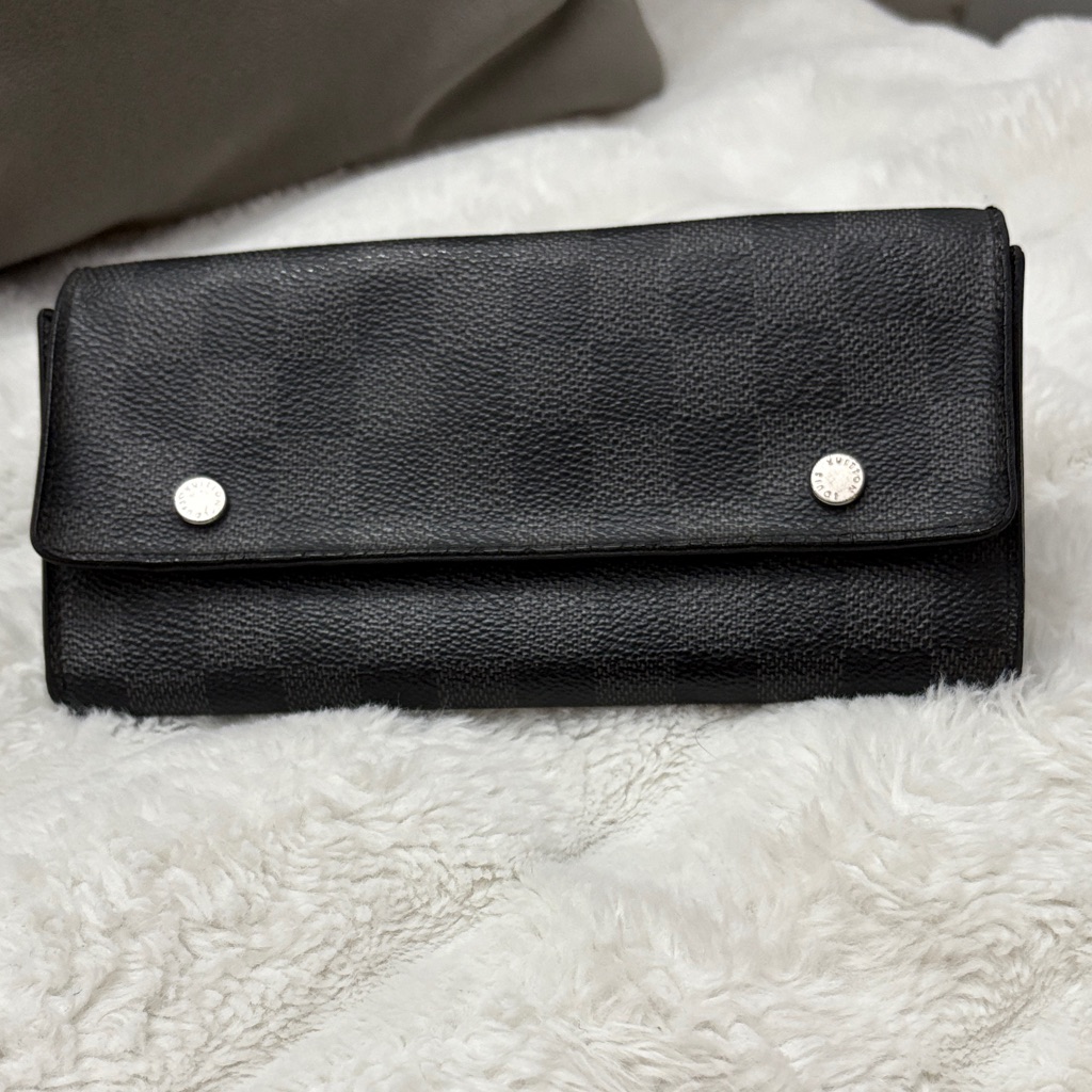 Vintage Authentic Louis Vuitton Damien Grey & Black Leather Long Wallet